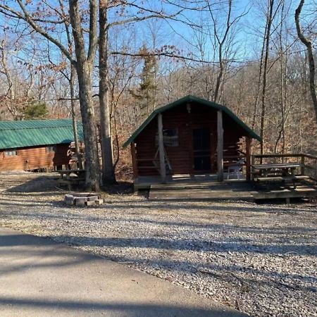 Lovely Rustic Cabin In Bloomington Exterior photo