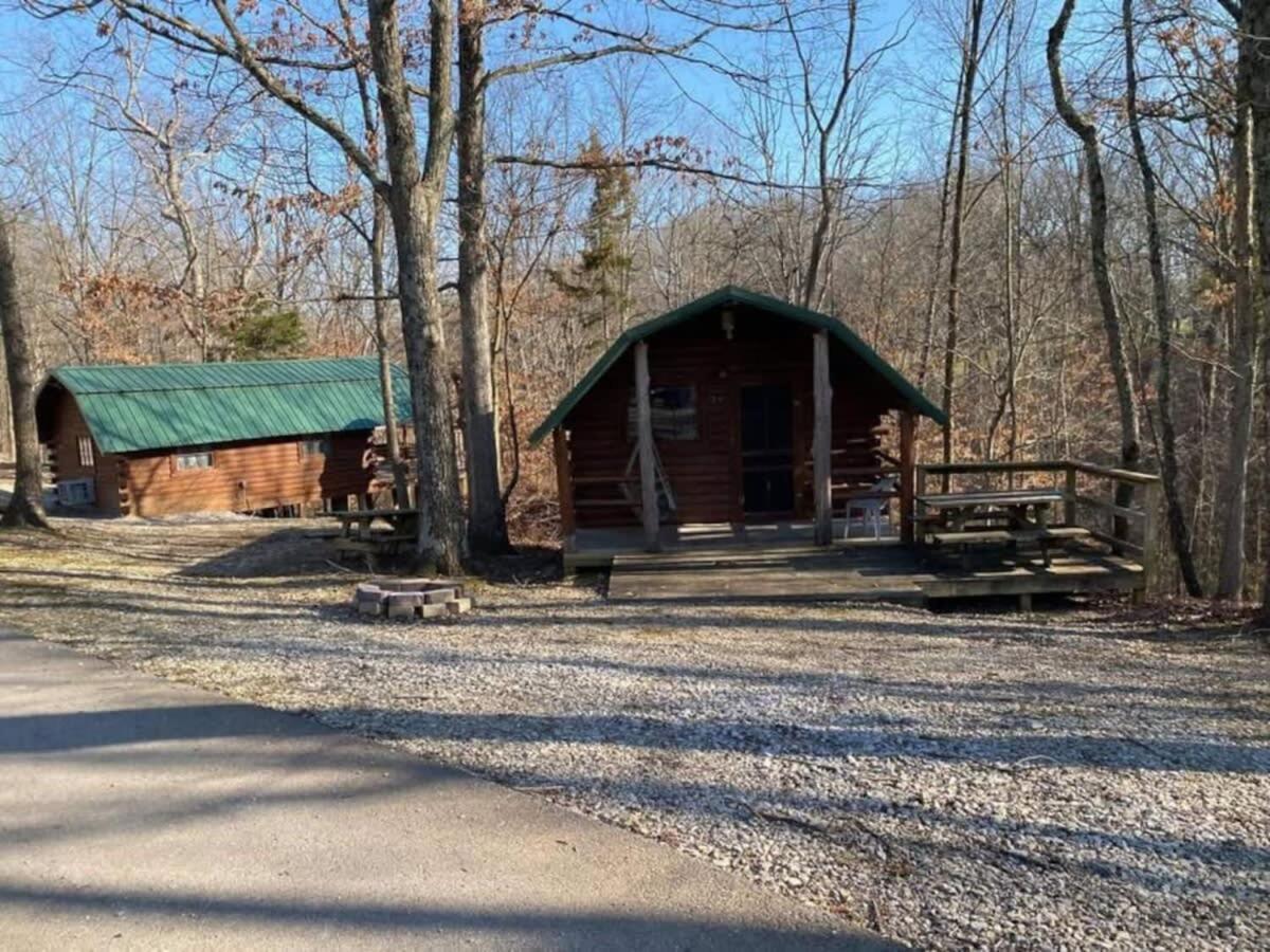 Lovely Rustic Cabin In Bloomington Exterior photo